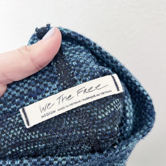 [Free People] Blue Sunny Days Turtleneck Knit Oversized Sweater Size Medium M - Picture 12 of 13